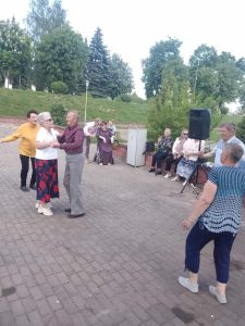 Танцплощадка в Клецке